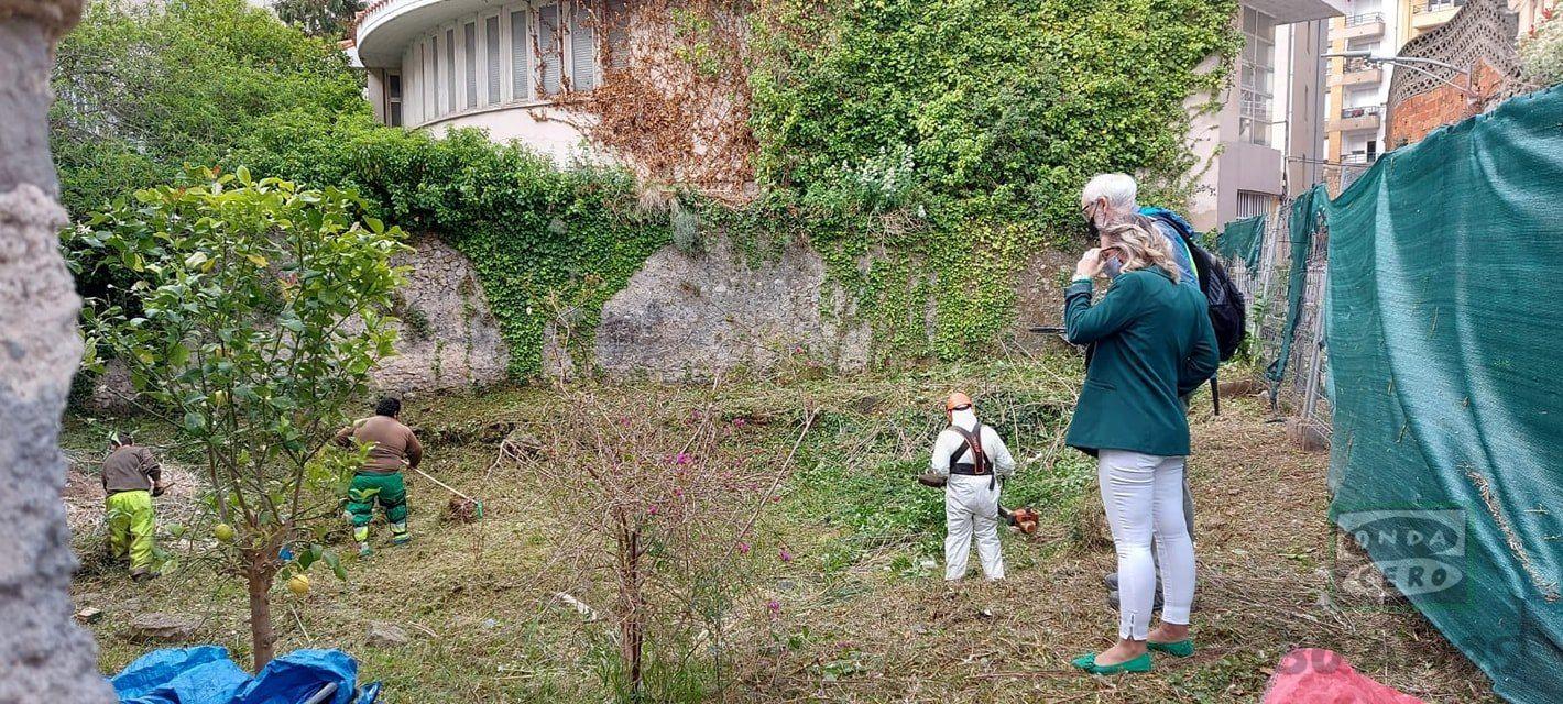 EL AYUNTAMIENTO DE CASTRO URDIALES ACONDICIONA EL SOLAR INSALUBRE EN LA TRAVESÍA DE LA CALLE SANTANDER