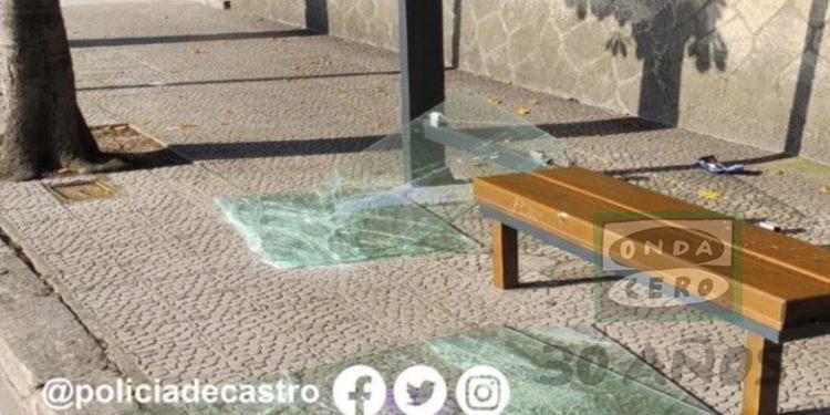 IDENTIFICADOS LOS AUTORES DEL DESTROZO DE UNA MARQUESINA EN CASTRO URDIALES