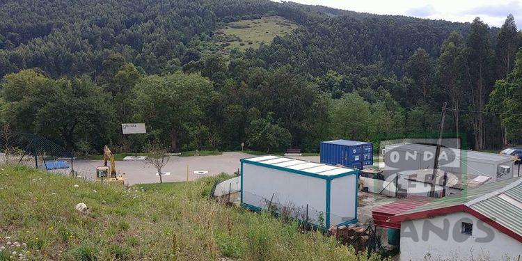 Encuentran restos de amianto en el parque El Campillo de Santullán