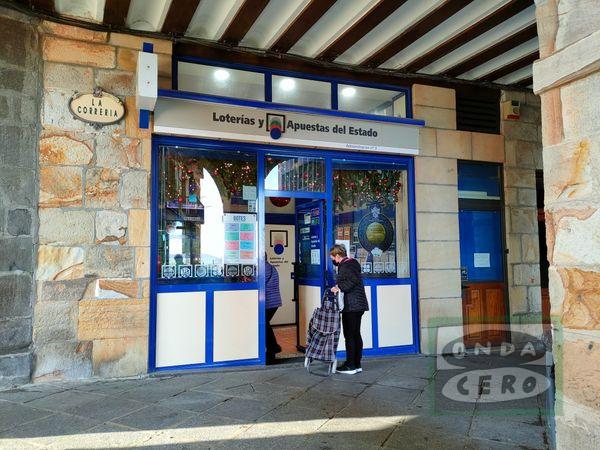 Loterías Macarena reparte un quinto premio de Navidad con el 24.198