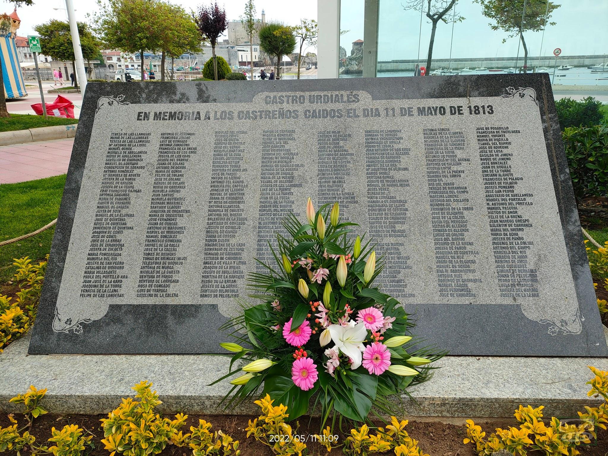 Un responso y una ofrenda floral recuerdan a los castreños caídos en ‘La francesada’