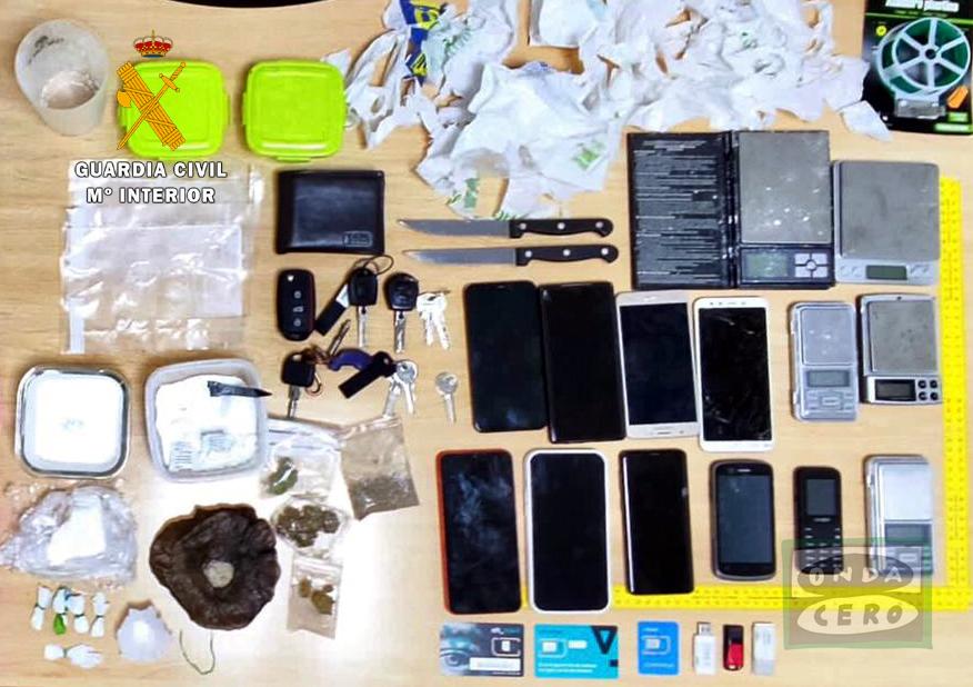 La Guardia civil desarticula un punto de venta de cocaína en un establecimiento hostelero de Castro Urdiales y detiene a cinco personas