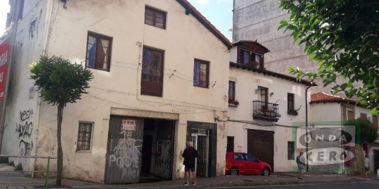 Se avanza en la tramitación para mejorar la trama urbana en la intersección de las calles La Ronda y Eladio Laredo