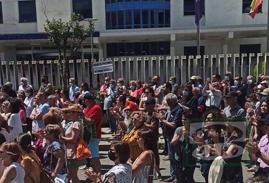 Manifestación apoyo Hospital de Laredo