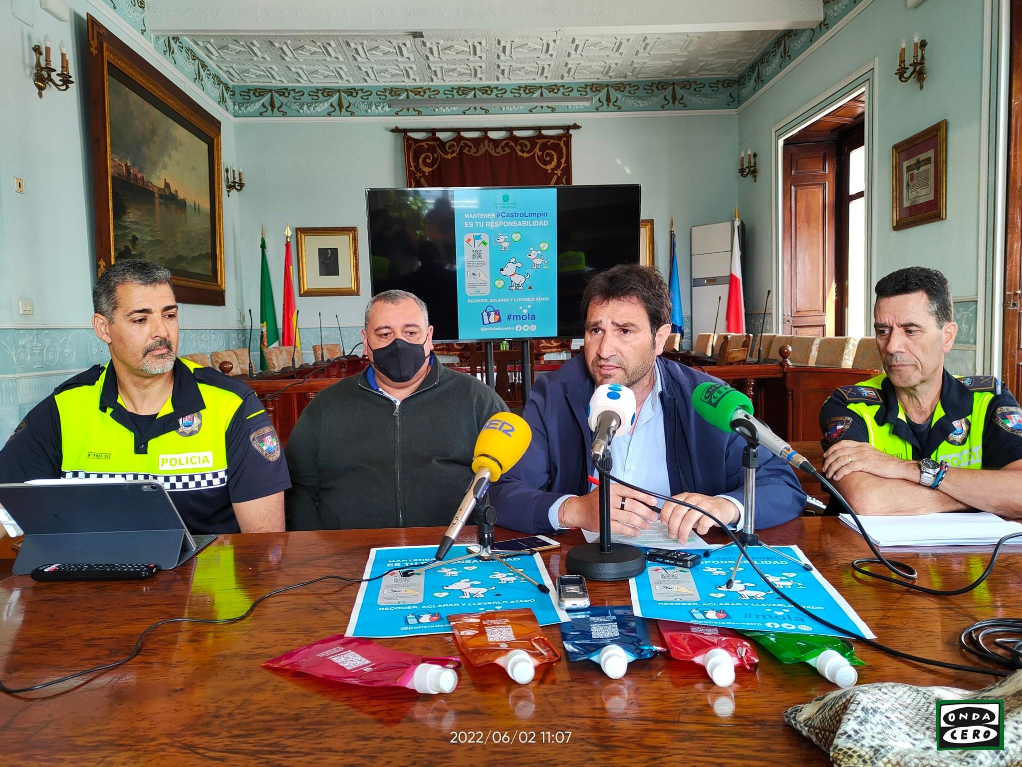 Castro pone en marcha una campaña de concienciación enfocada a los dueños de perros