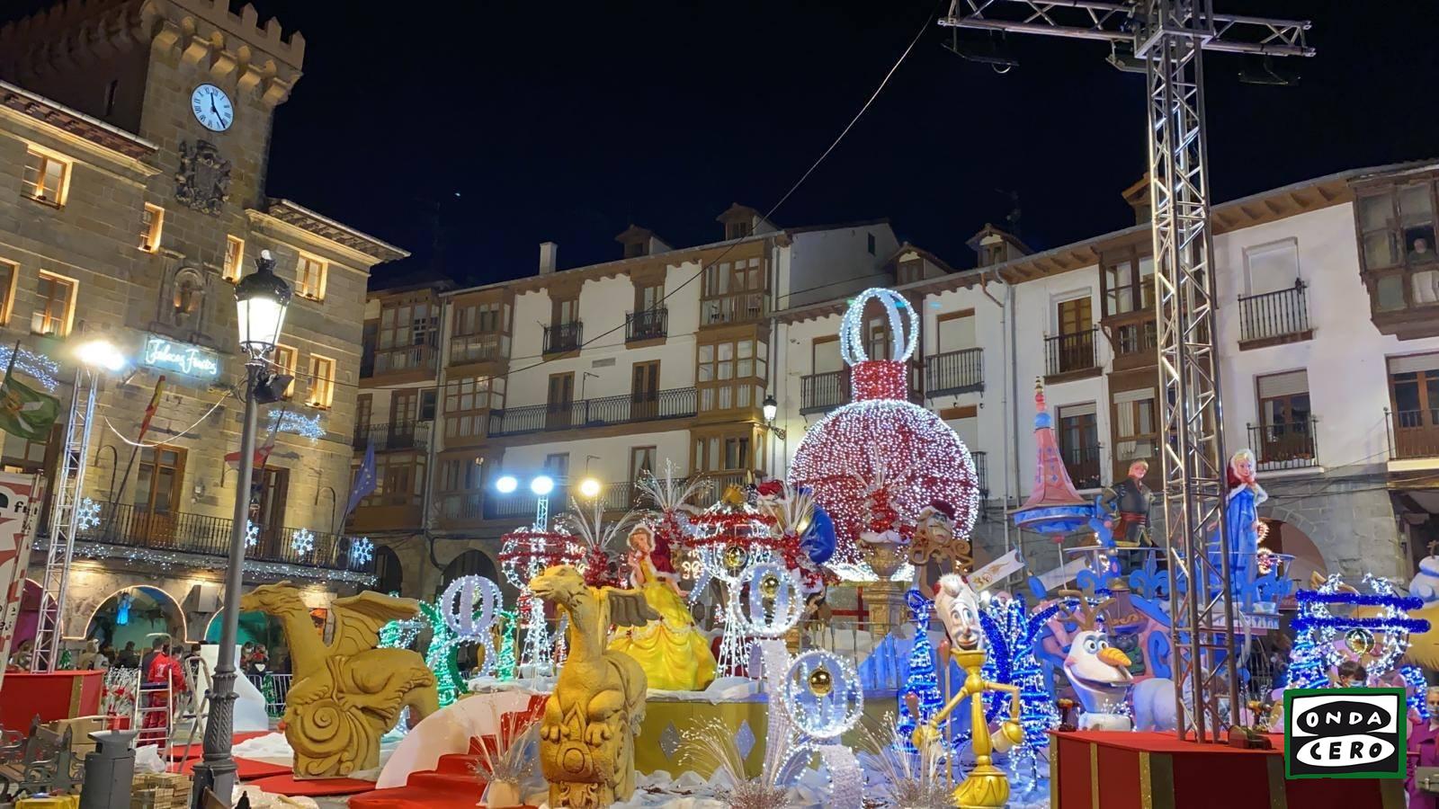 El Ayuntamiento de Castro licita por 76.230 euros la decoración navideña en la plaza del Ayuntamiento, parque de la hermandad de las marismas y zona del polideportivo Peru Zaballa