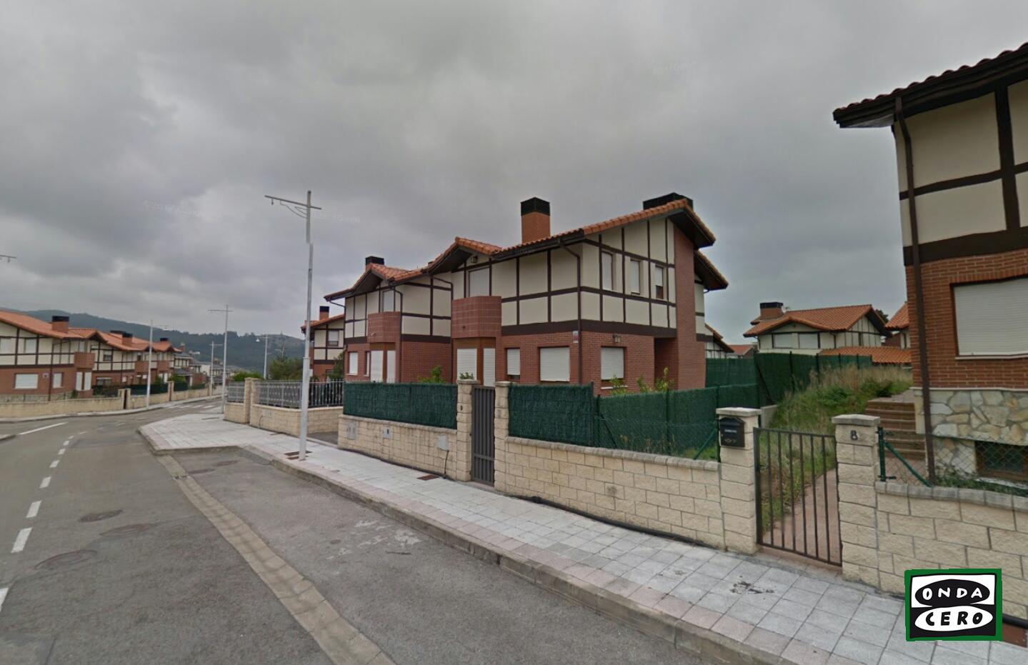 Entregadas las licencias de primera ocupación a los propietarios de 121 viviendas en La Loma, 15 años después de su compra