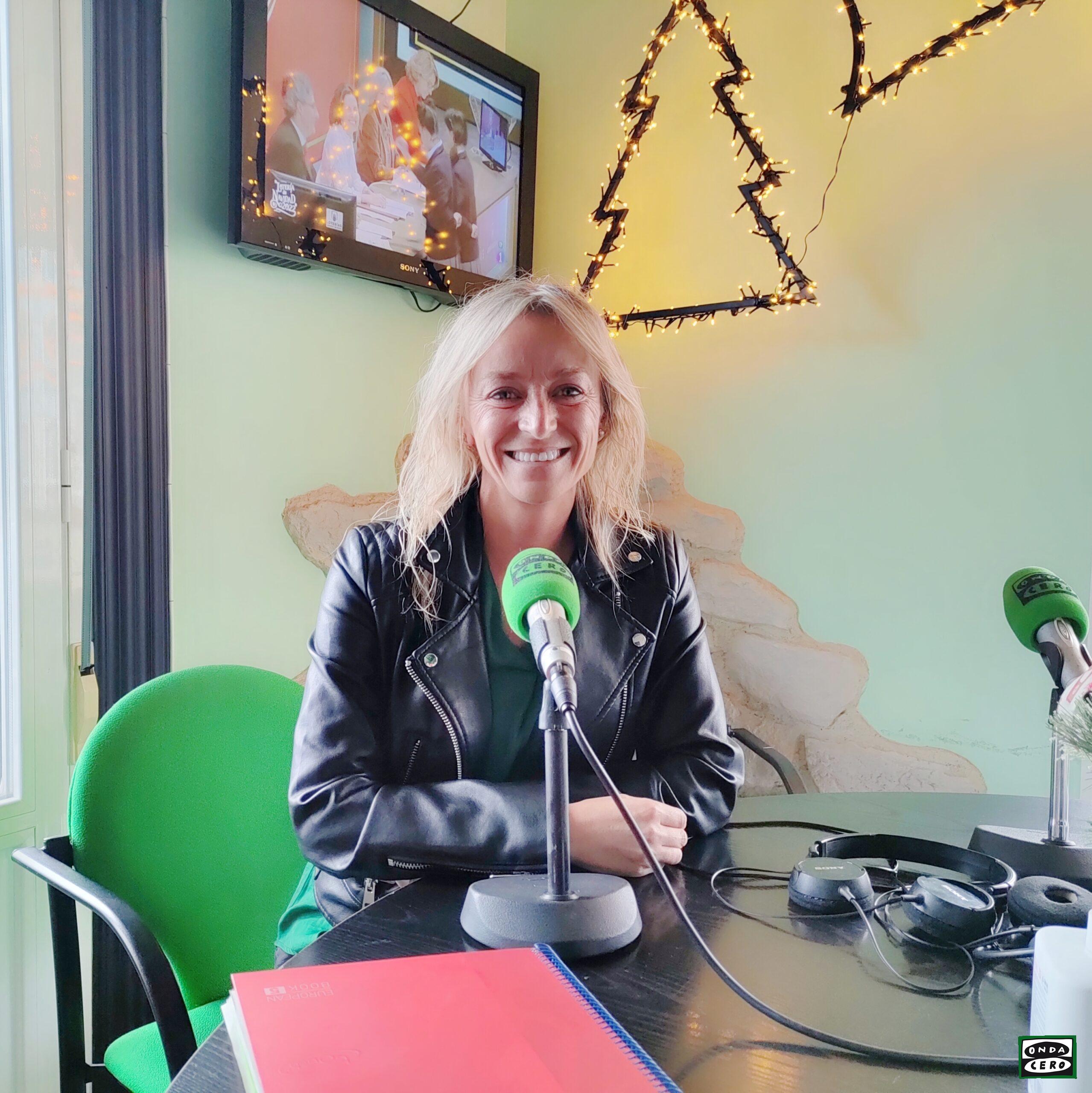 La alcaldesa acoge con alegría la “gran noticia” la continuidad del Centro de día de Castro, subraya la implicación social y la atención de las peticiones para que los usuarios no salgan del municipio mientras duren las obras