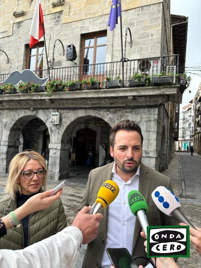 «La alcaldesa no da un ultimatum a nadie, el ultimatum se lo ha dado a ella y al PSOE el Ayuntamiento y el Parlamento de Cantabria»