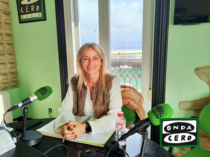 La alcaldesa de Castro aplaude la iniciativa solidaria de Sónica que destinará a la investigación del cáncer parte de la recaudación de venta de entradas y consumiciones