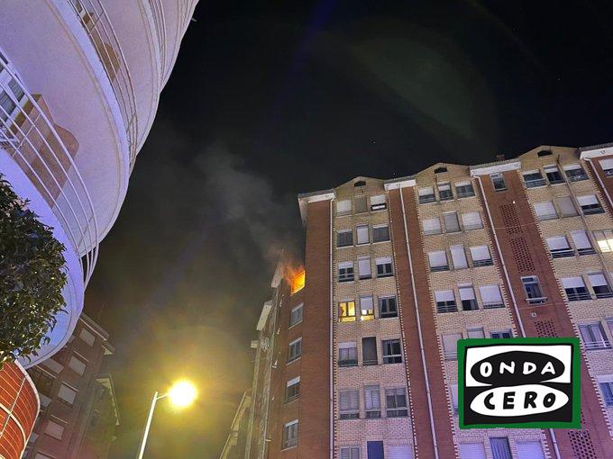 “Con más efectivos posiblemente las consecuencias hubieran sido las mismas pero hubiéramos trabajado más seguros”, afirma el jefe accidental de los bomberos de Castro sobre el incendio del sábado