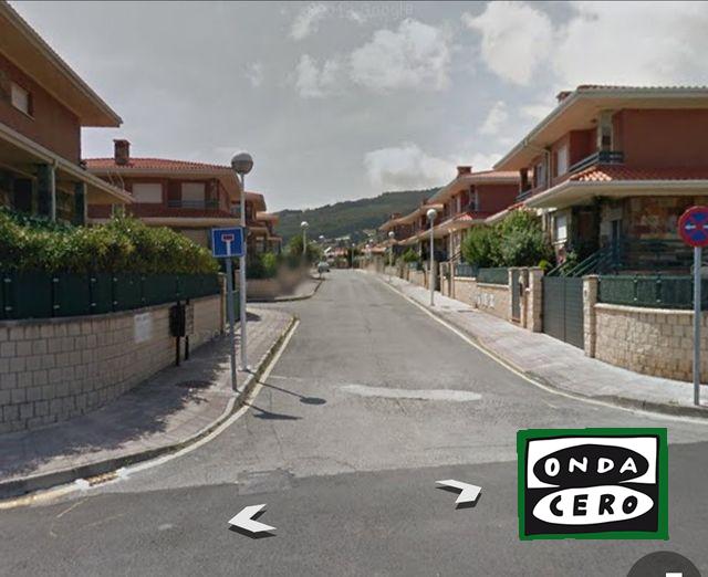 El Ayuntamiento de Castro concede licencia de primera ocupación a dos viviendas en la calle Paco Labiano, doce años después de su construcción