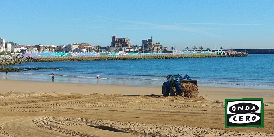 Castro consigue la tercera Bandera azul para la playa de Brazomar