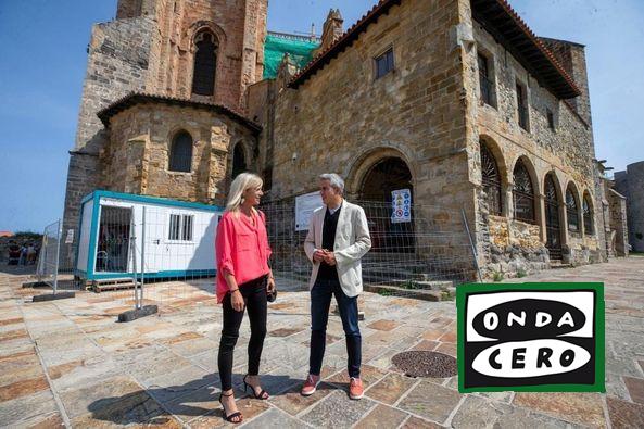 Visita de Zuloaga a las obras de rehabilitación de los muros exteriores de Santa María