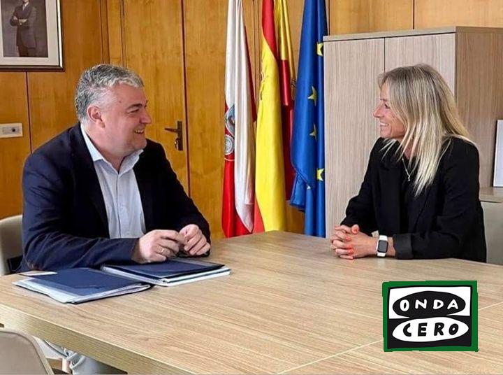 La alcaldesa de Castro traslada necesidades y proyectos al Consejero de Economía