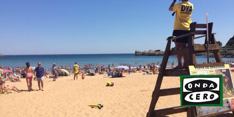 El PP pide la instalación de taquillas con conexión de carga para móviles en los puntos de baño de Castro Urdiales