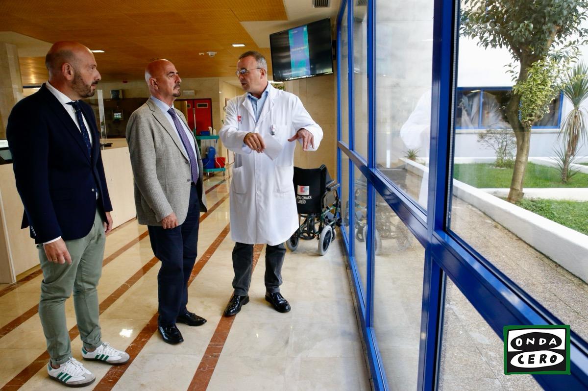 Pascual considera «un hecho histórico» la incorporación de 14 nuevos médicos al Hospital de Laredo en septiembre