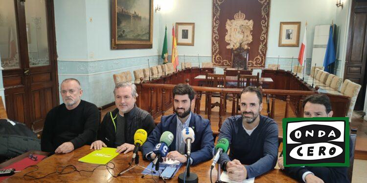 La oposición de Castro no descarta pedir el amparo del Defensor del pueblo por la falta de información del equipo de gobierno