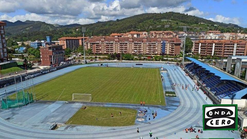 Castro pide al Gobierno regional colaboración para reparar y homologar las pistas del Estadio Riomar