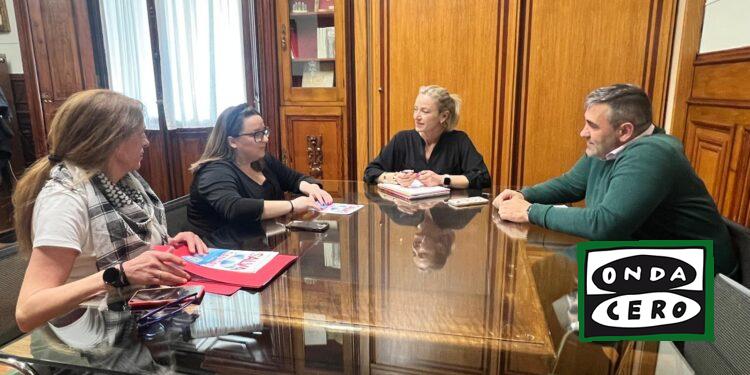 CCOO se reúne con la alcaldesa de Castro Urdiales para abordar una crisis sanitaria que sigue sin visos de solución de cara al verano