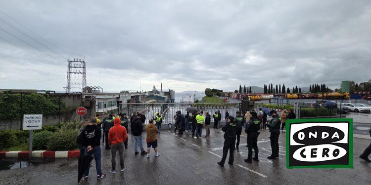 Derivados del Flúor vive hoy la primera de las nueve jornadas de huelga en protesta por la ruptura de las negociaciones del nuevo convenio