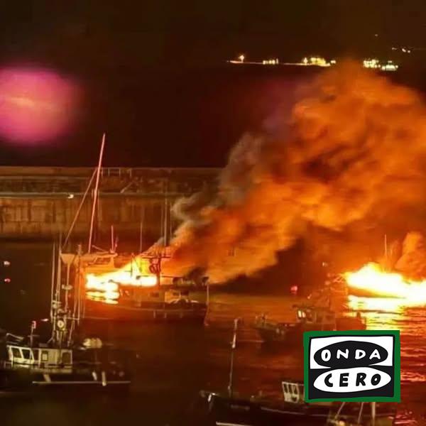 «No es habitual que se incendien varias embarcaciones en Castro», señala el jefe de los bomberos