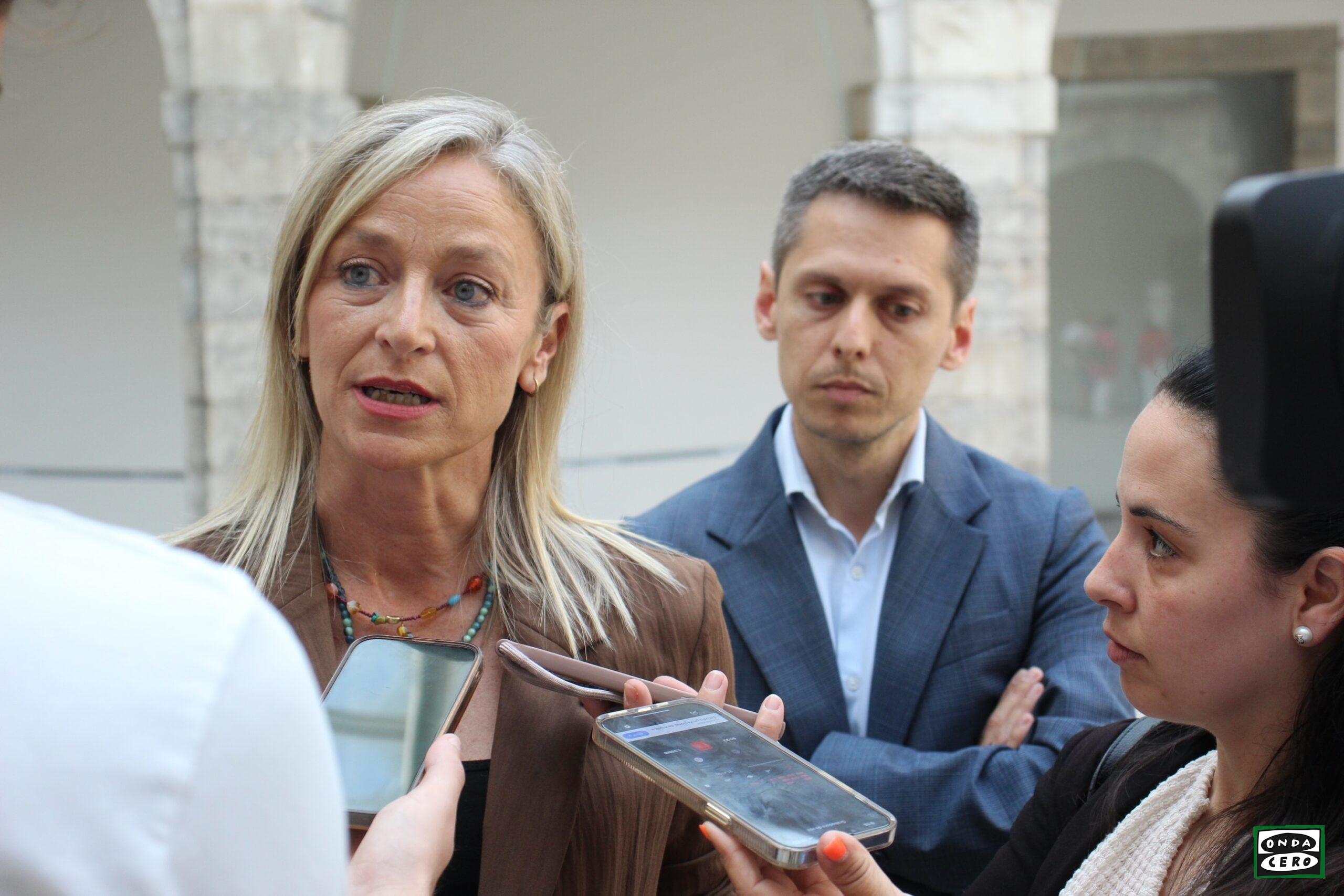 El PSOE afirma que el consejero de Educación debe dimitir si no se cumple el acuerdo parlamentario para mantener abierto el colegio El Pedregal