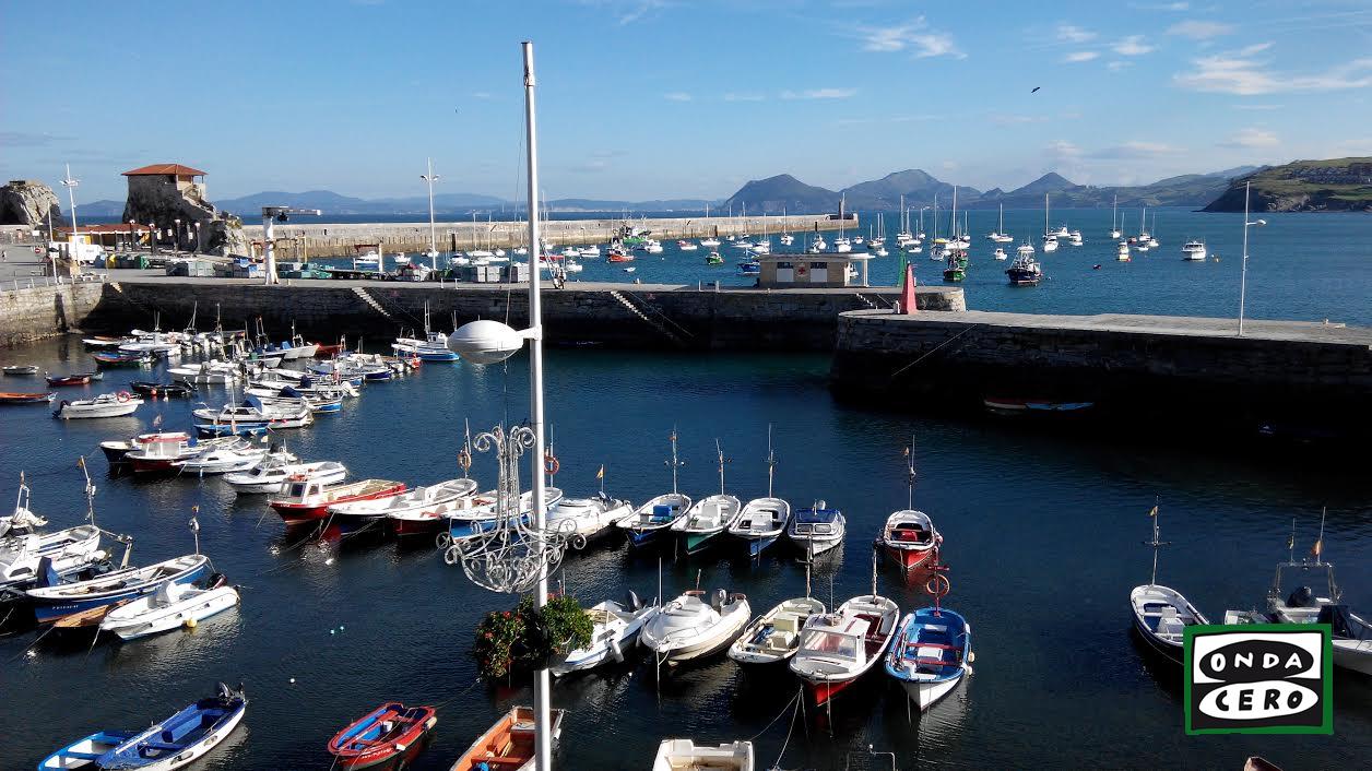 El PSOE registra una moción para pedir a Puertos de Cantabria mejoras inmediatas en la dársena castreña, entre ellas dragado y limpieza de la bahía interior, tomas de agua y luz y mantenimiento continuo