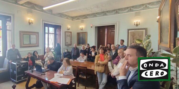 La Plataforma de pensionistas revienta el Pleno de Castro, suspendido por la Alcaldesa ante las interrupciones de los manifestantes