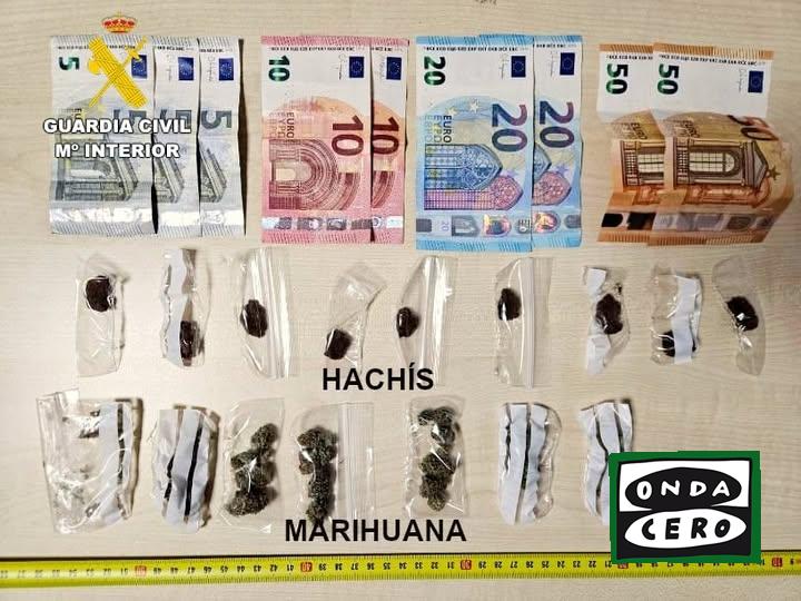 La Guardia Civil detiene en la terraza de un local hostelero de Castro Urdiales a una mujer por presunto tráfico de drogas