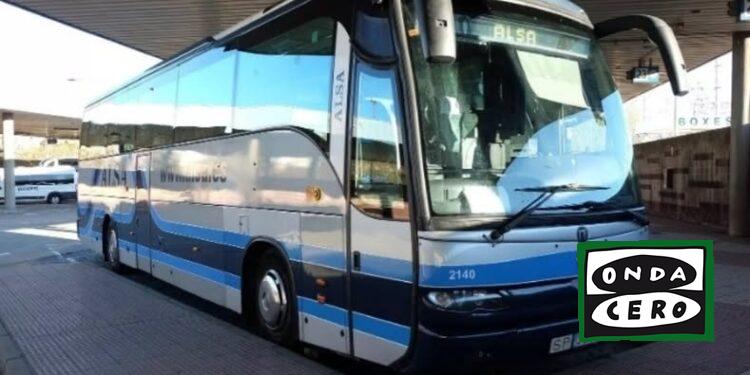 El Gobierno regional aumentará las frecuencias de los autobuses entre Castro, Laredo y Santander con más servicios directos a los hospitales, con indemnizaciones en las rutas deficitarias