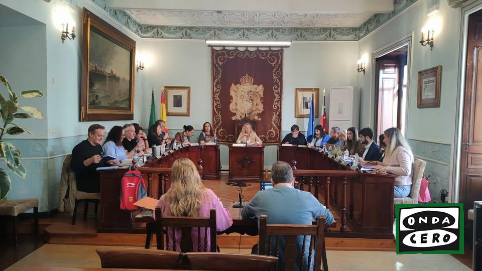 El Pleno de Castro Urdiales aprueba una modificación presupuestaria de 5,3 millones de euros y la actualización de tarifas de la OCA