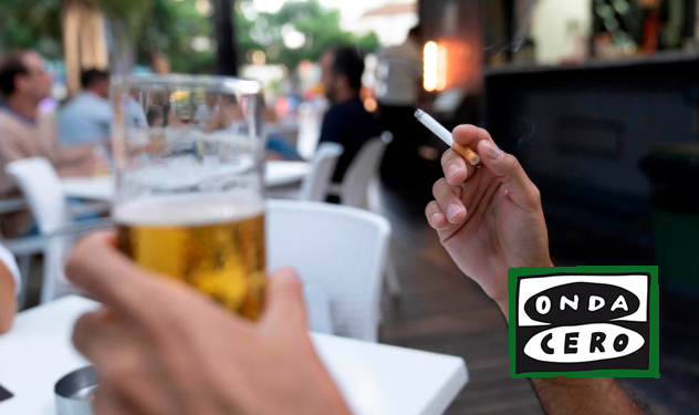 La nueva Ley antitabaco amplía los espacios sin humo a terrazas, playas, piscinas de uso colectivo e instalaciones deportivas y multará a los padres de menores de 16 años que fumen o vapeen