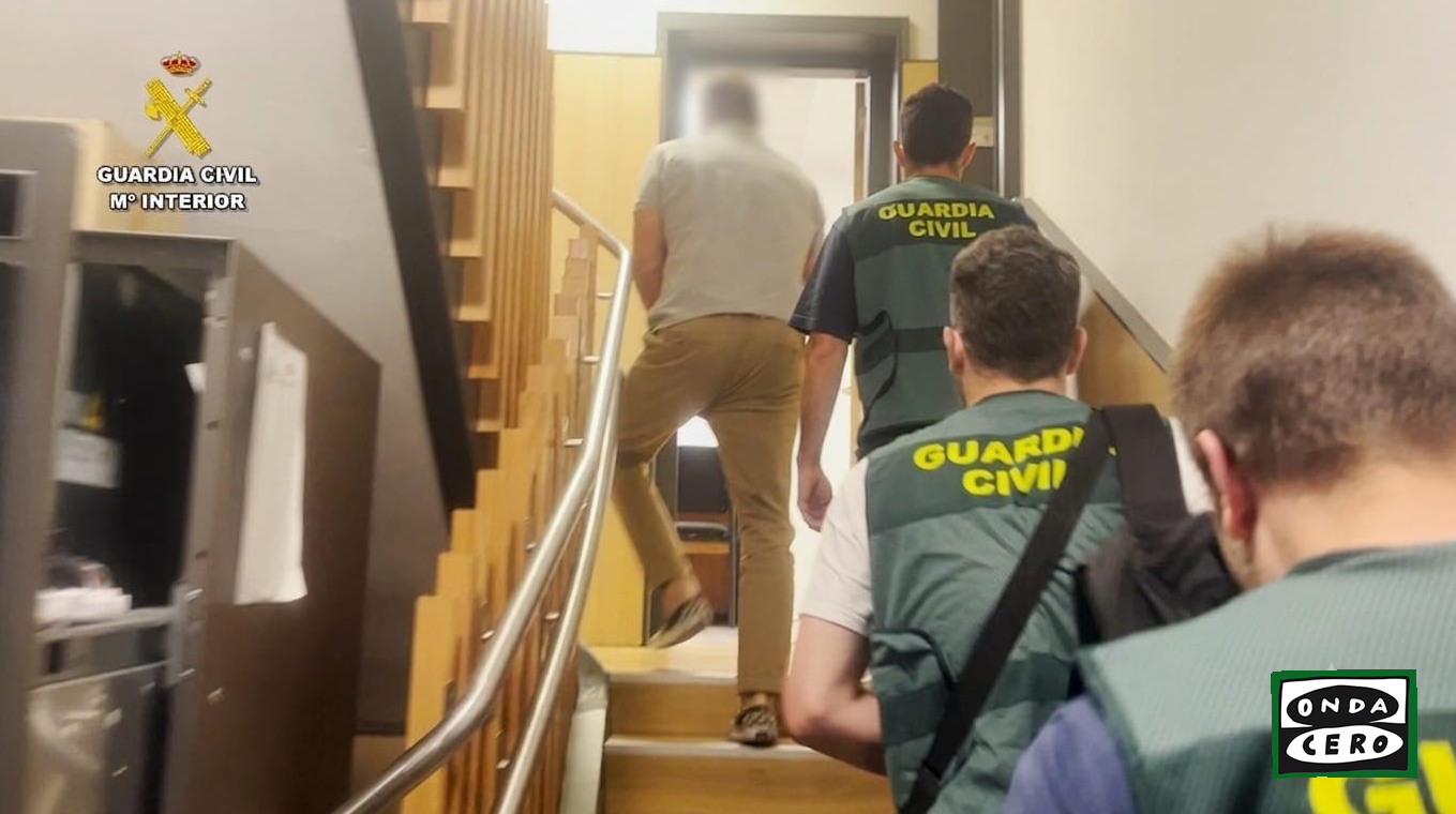 La Guardia Civil desmantela una red criminal especializada en estafas empresariales y blanqueo de capitales que operaba desde Bilbao y Castro Urdiales