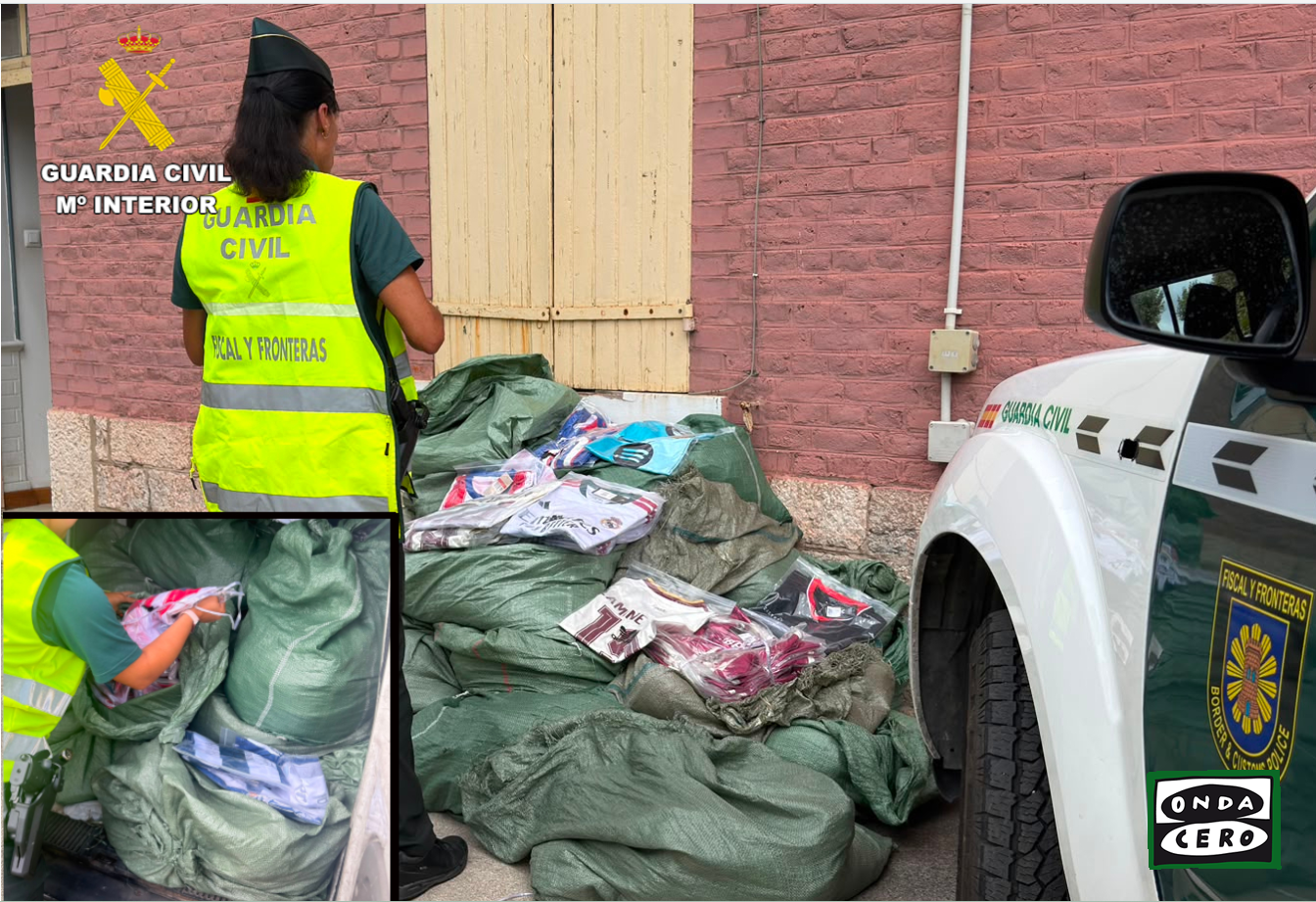 La Guardia Civil interviene en los mercadillos de Oriñón, Cartes y Santoña, más de 2.300 prendas falsificadas, de las que casi 1.000 eran camisetas de equipos y selecciones de fútbol